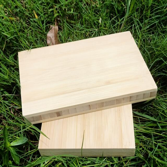 Pannello in bamb&ugrave; orizzontale naturale a 3 strati da 20 mm