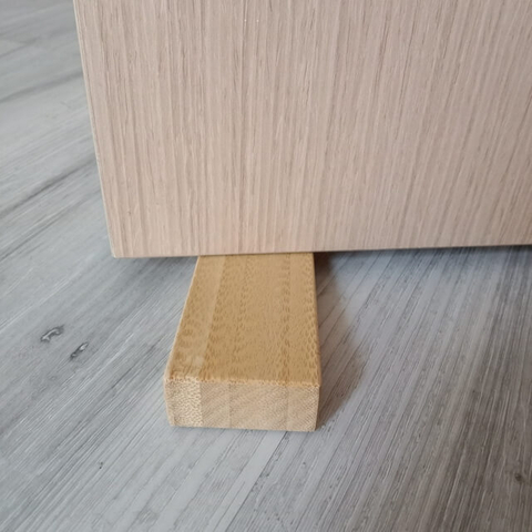 Stop della porta di bambù angolata incuneate